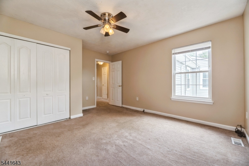 7 Sloop Sq Property Photo 13