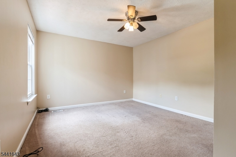 7 Sloop Sq Property Photo 14
