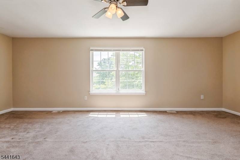 7 Sloop Sq Property Photo 17