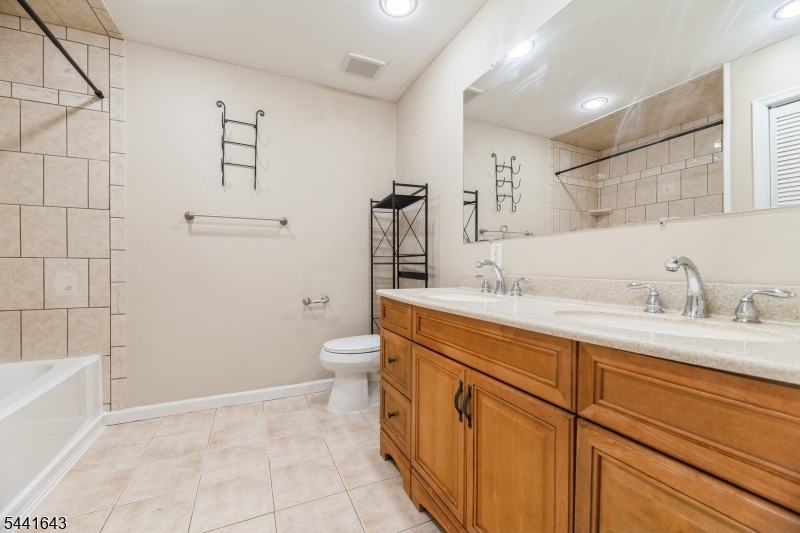 7 Sloop Sq Property Photo 21