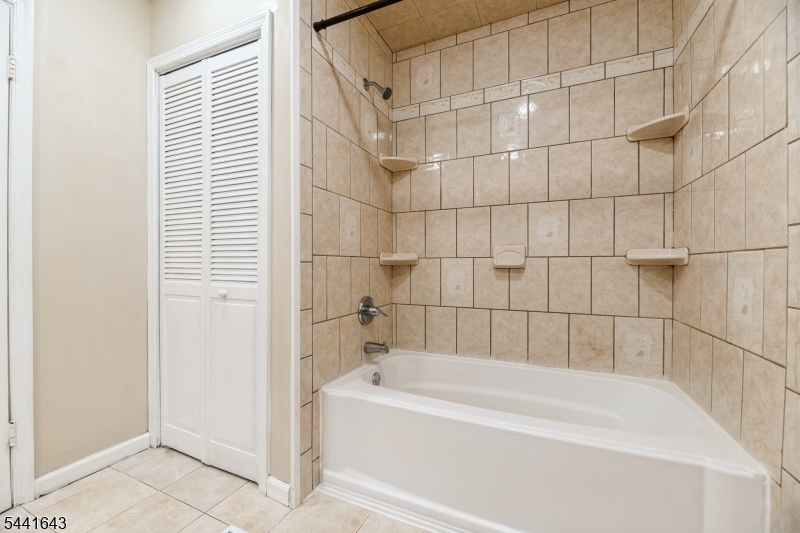 7 Sloop Sq Property Photo 22