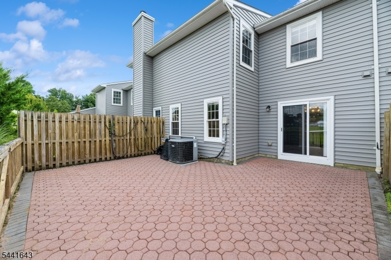 7 Sloop Sq Property Photo 24