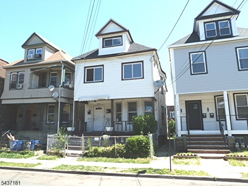 557 Magnolia Ave Property Photo 3