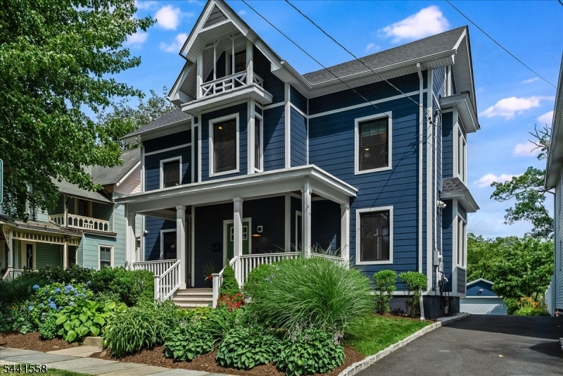 27 Montclair Ave Property Photo 1