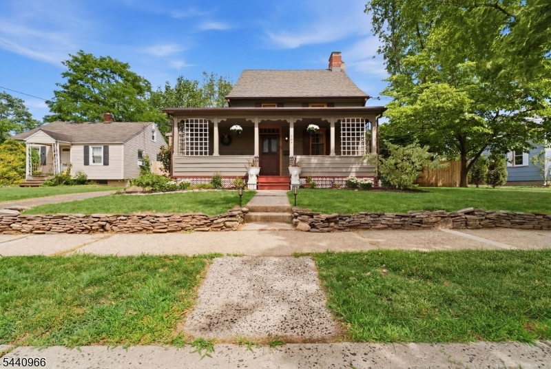 704 Greenbrook Rd Property Photo 1