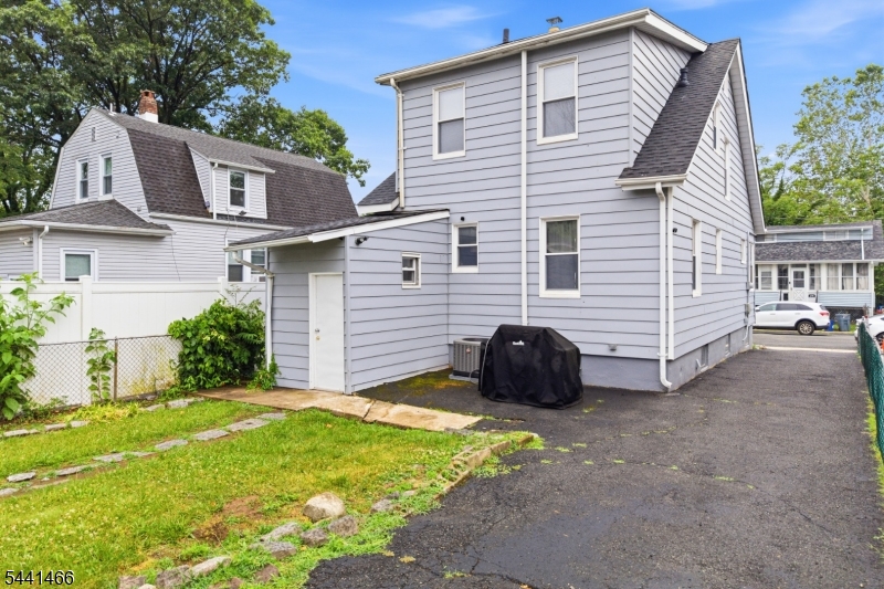 375 Miller St Property Photo 17