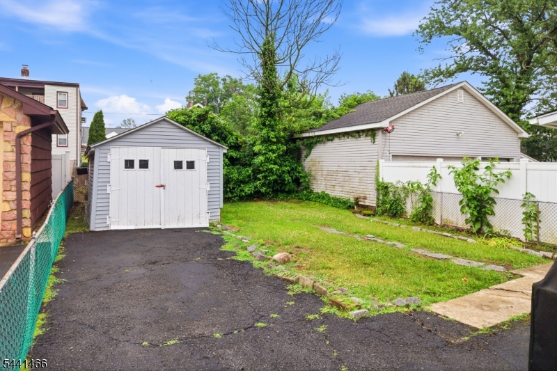 375 Miller St Property Photo 19