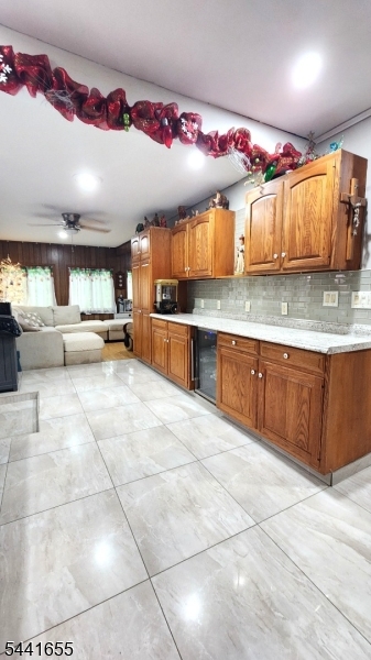 11 N Clark St Property Photo 18