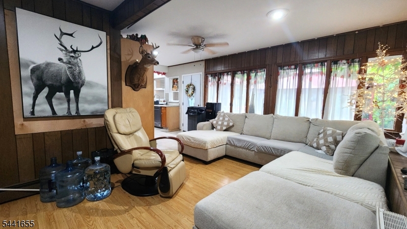 11 N Clark St Property Photo 19