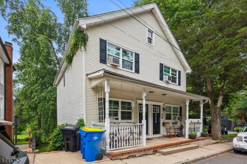194 Washington St Property Photo 2