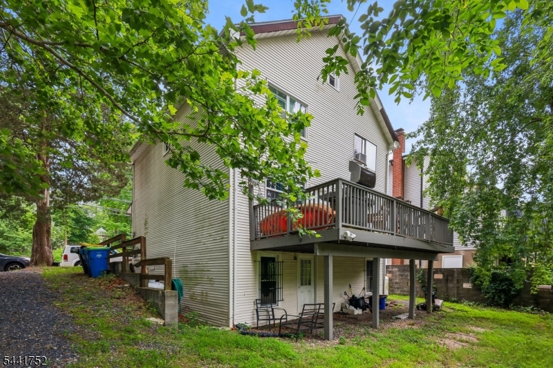 194 Washington St Property Photo 13