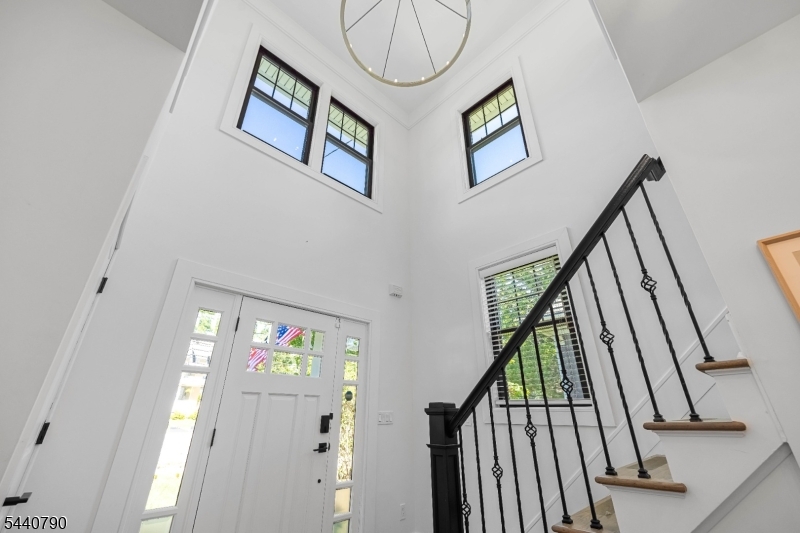 651 Grove St Property Photo 20