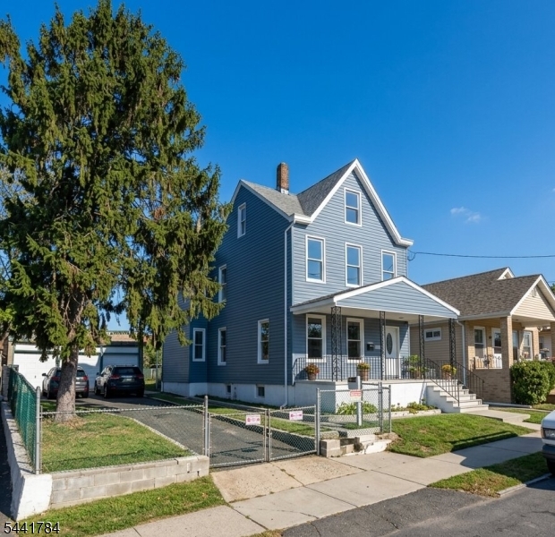 70 Genessee Ave Property Photo 1