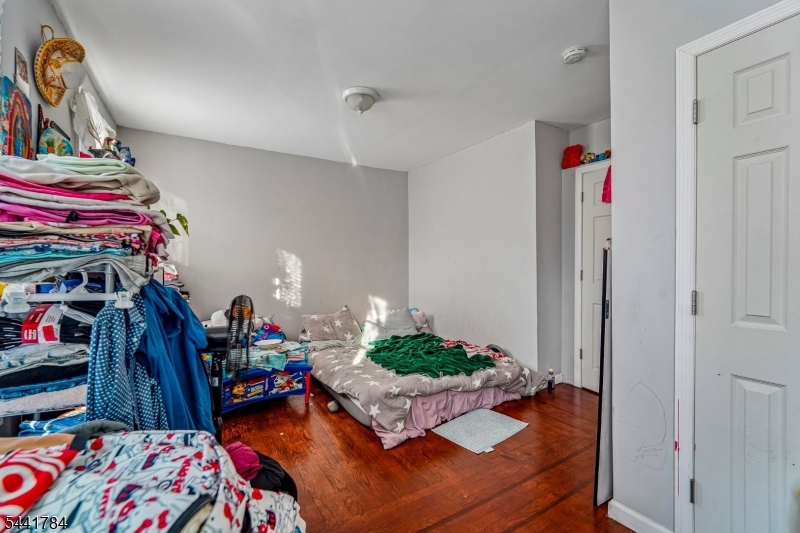 70 Genessee Ave Property Photo 33