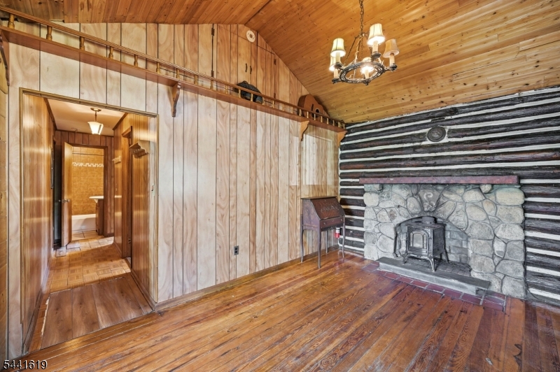 16 Allegheny Ave Property Photo 8