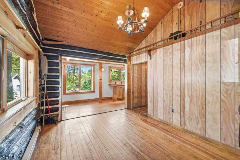 16 Allegheny Ave Property Photo 10