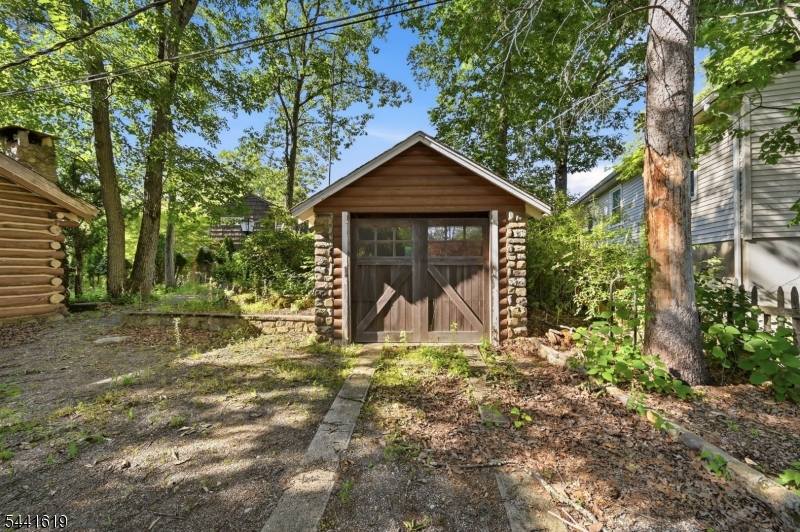 16 Allegheny Ave Property Photo 18