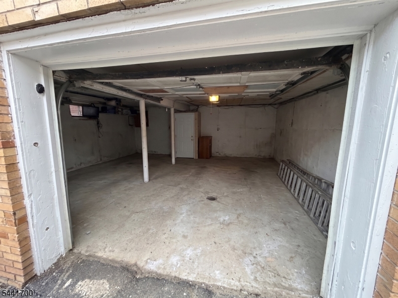 236 Alexander St Property Photo 13