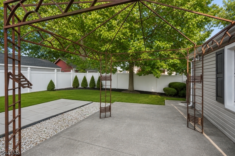 34 Chase Ave Property Photo 8