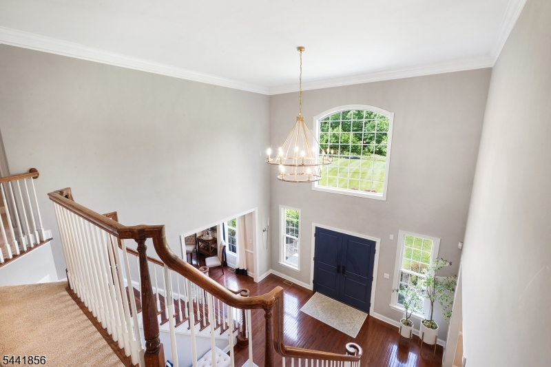 29 Crownview Ct Property Photo 17