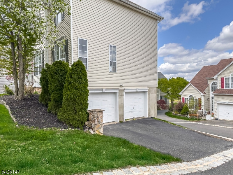 227 Winding Hill Dr Property Photo 28