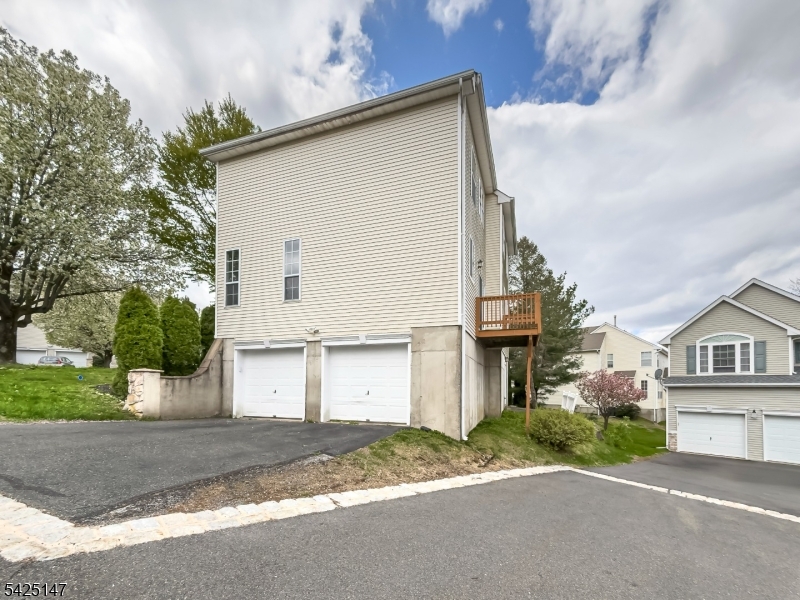 227 Winding Hill Dr Property Photo 29