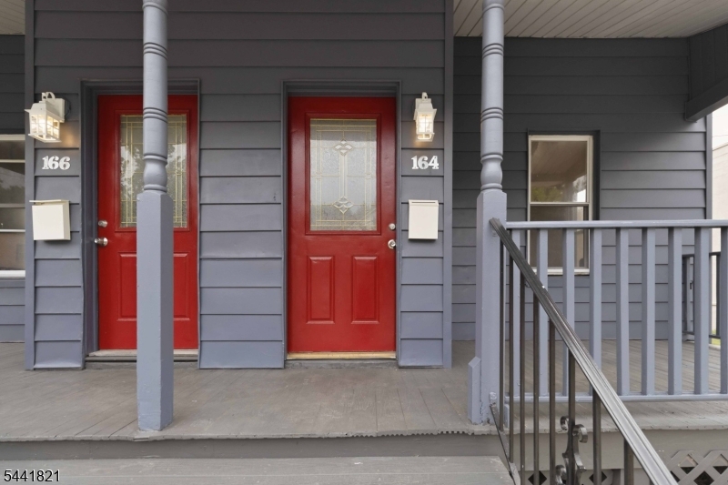 164 E Blackwell St Property Photo 3