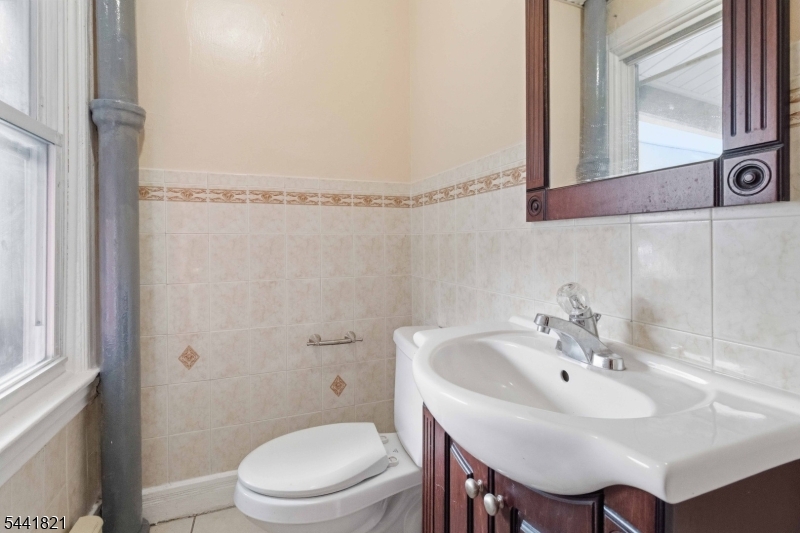 164 E Blackwell St Property Photo 8