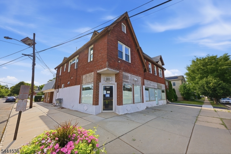600 Chestnut St Property Photo 1