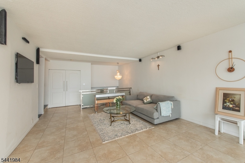 3 Horizon Road 1007 Property Photo 7