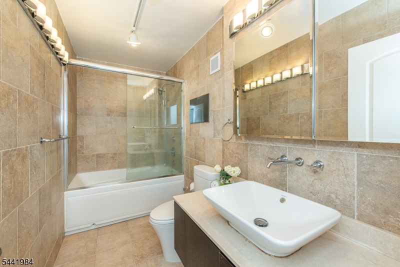 3 Horizon Road 1007 Property Photo 15