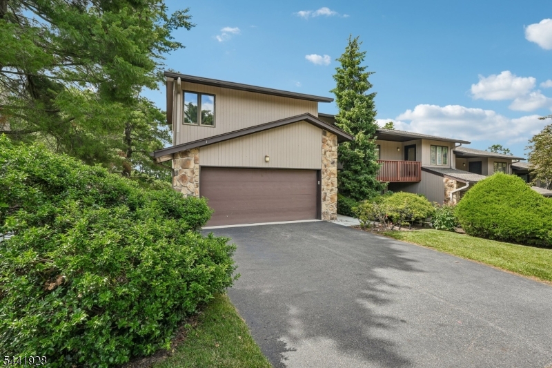 19 Cedarwood Property Photo 1