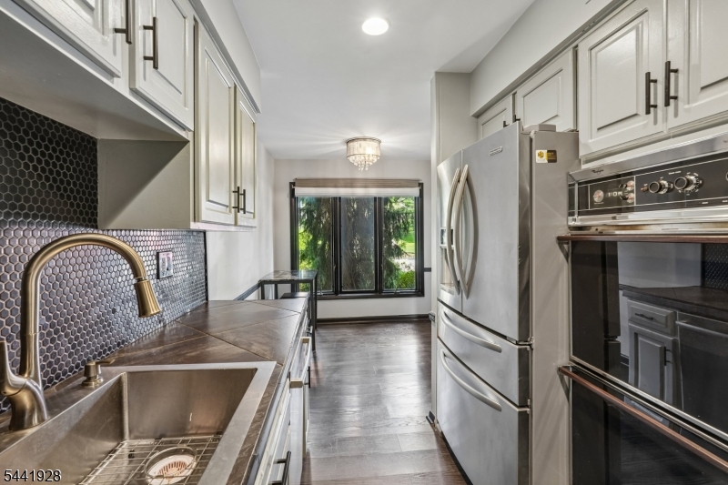 19 Cedarwood Property Photo 9