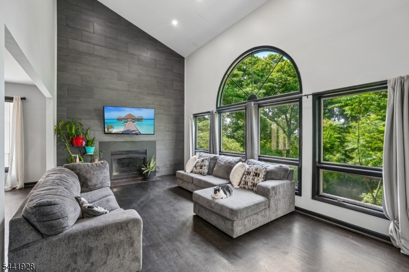 19 Cedarwood Property Photo 13