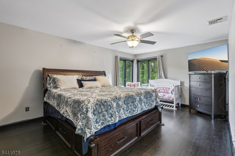 19 Cedarwood Property Photo 18
