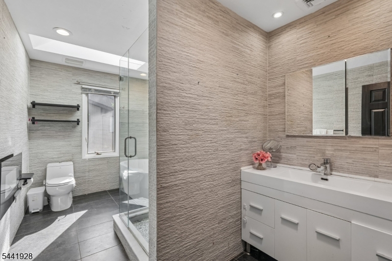 19 Cedarwood Property Photo 20