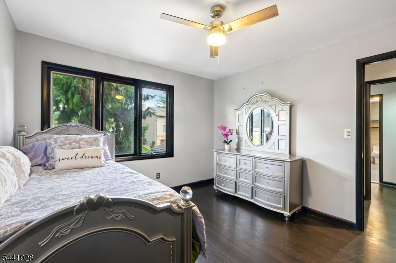 19 Cedarwood Property Photo 23