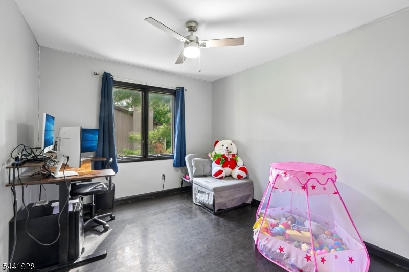 19 Cedarwood Property Photo 24