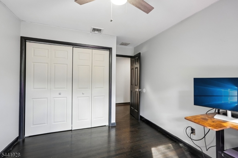 19 Cedarwood Property Photo 25