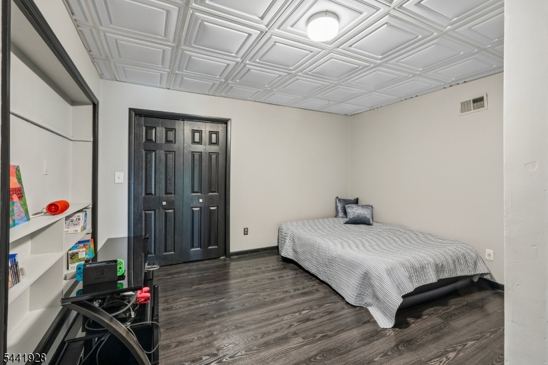 19 Cedarwood Property Photo 31
