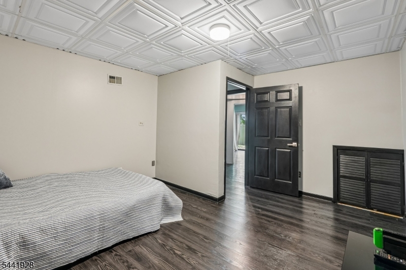 19 Cedarwood Property Photo 32