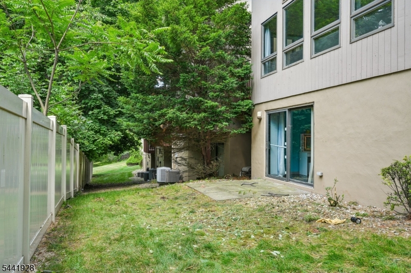 19 Cedarwood Property Photo 35