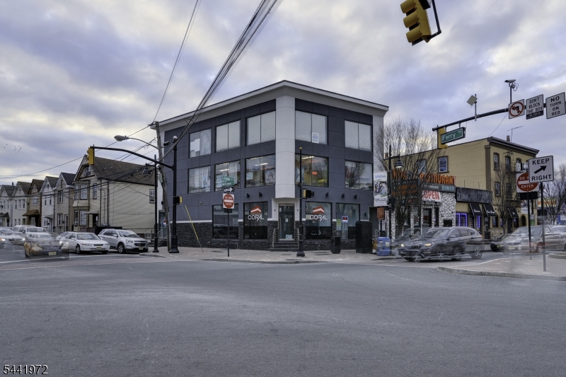 8 Wilson Ave Property Photo 1