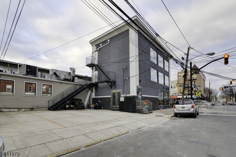8 Wilson Ave Property Photo 2