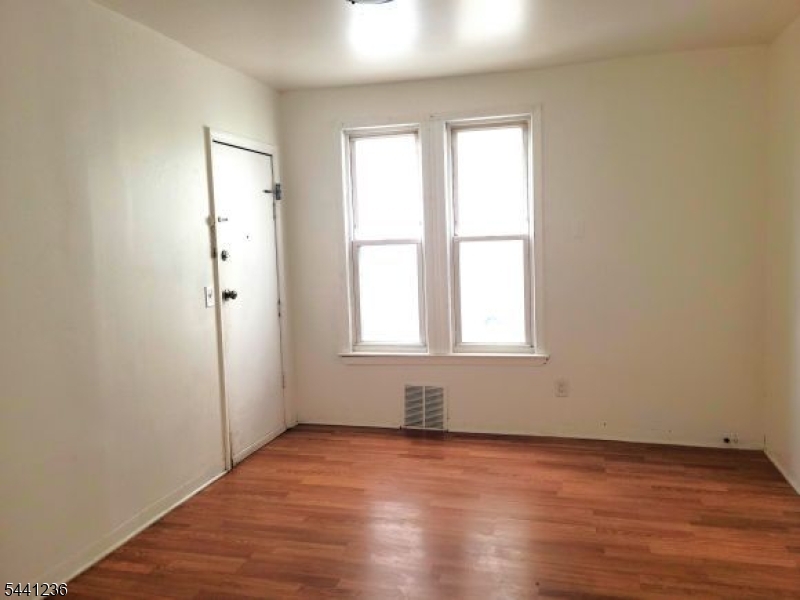 54 Smith Street A Property Photo 6