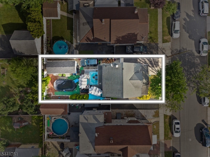 217 Sheridan Ave Property Photo 2