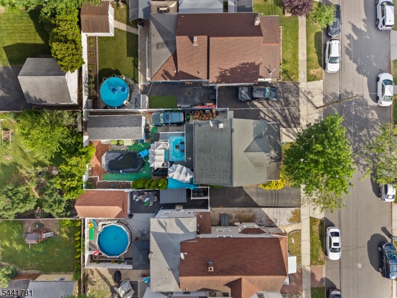 217 Sheridan Ave Property Photo 4