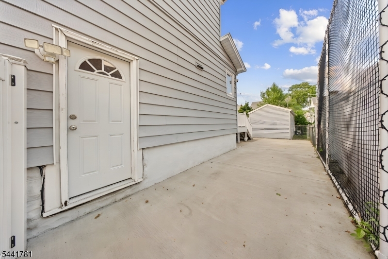 217 Sheridan Ave Property Photo 8