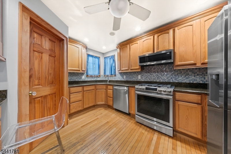 217 Sheridan Ave Property Photo 18