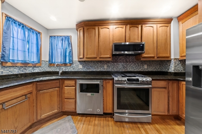 217 Sheridan Ave Property Photo 19